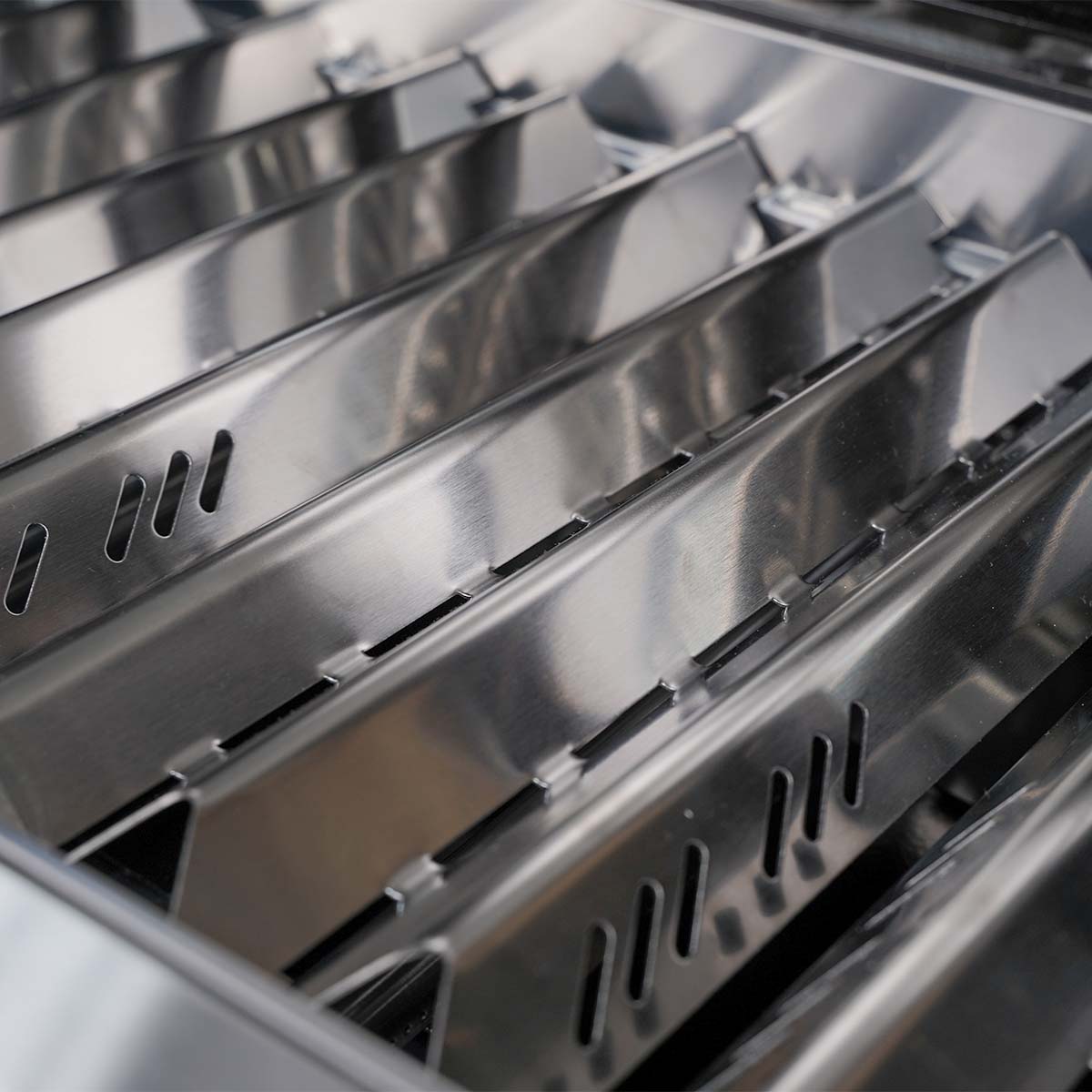 Gassgrill S-418 Pro med sidebrennere og bakbrennere bundle - SANTOS