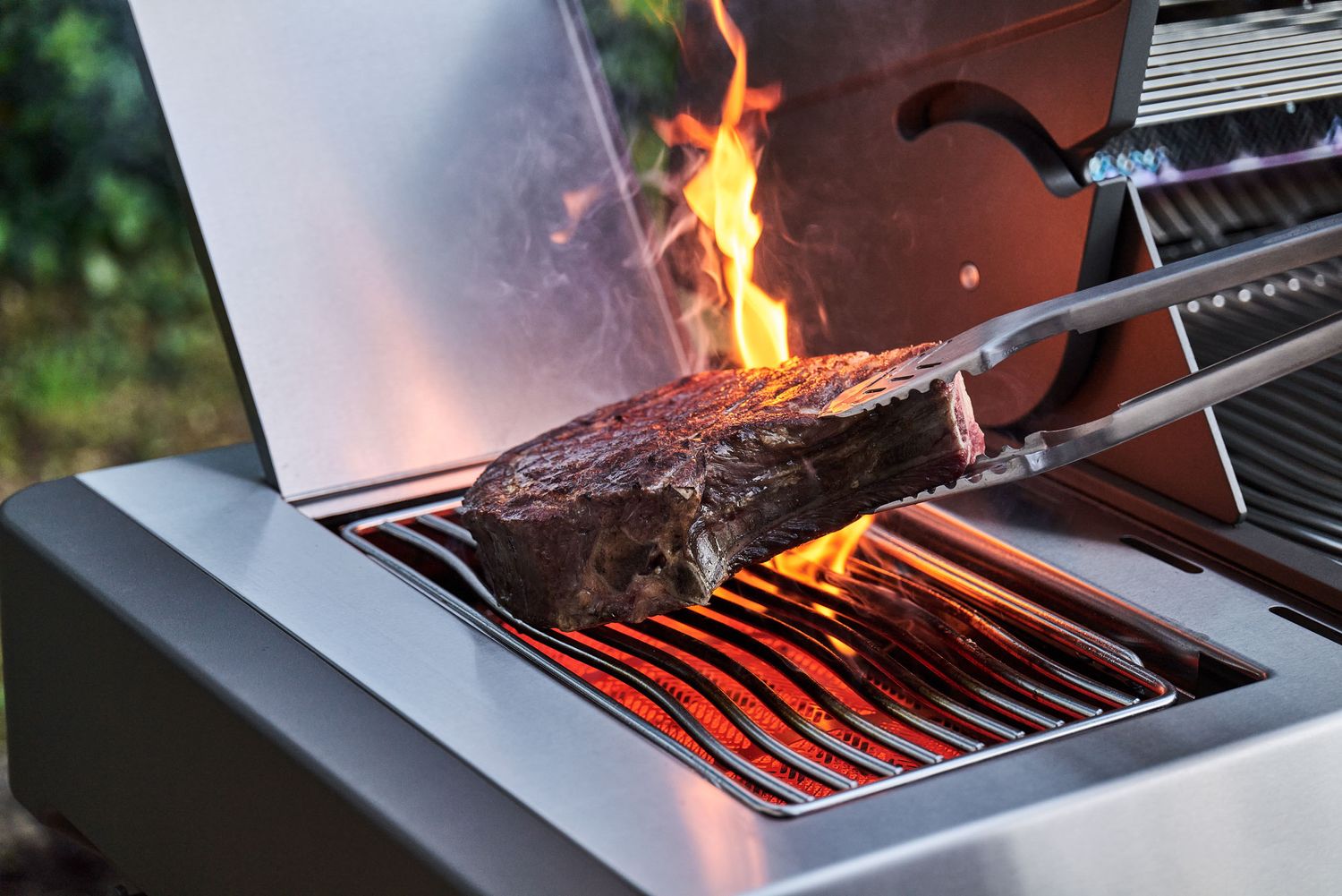 Gassgrill Prestige 500 rustfritt stål med Sizzle Zone 4 brennere - Napoleon