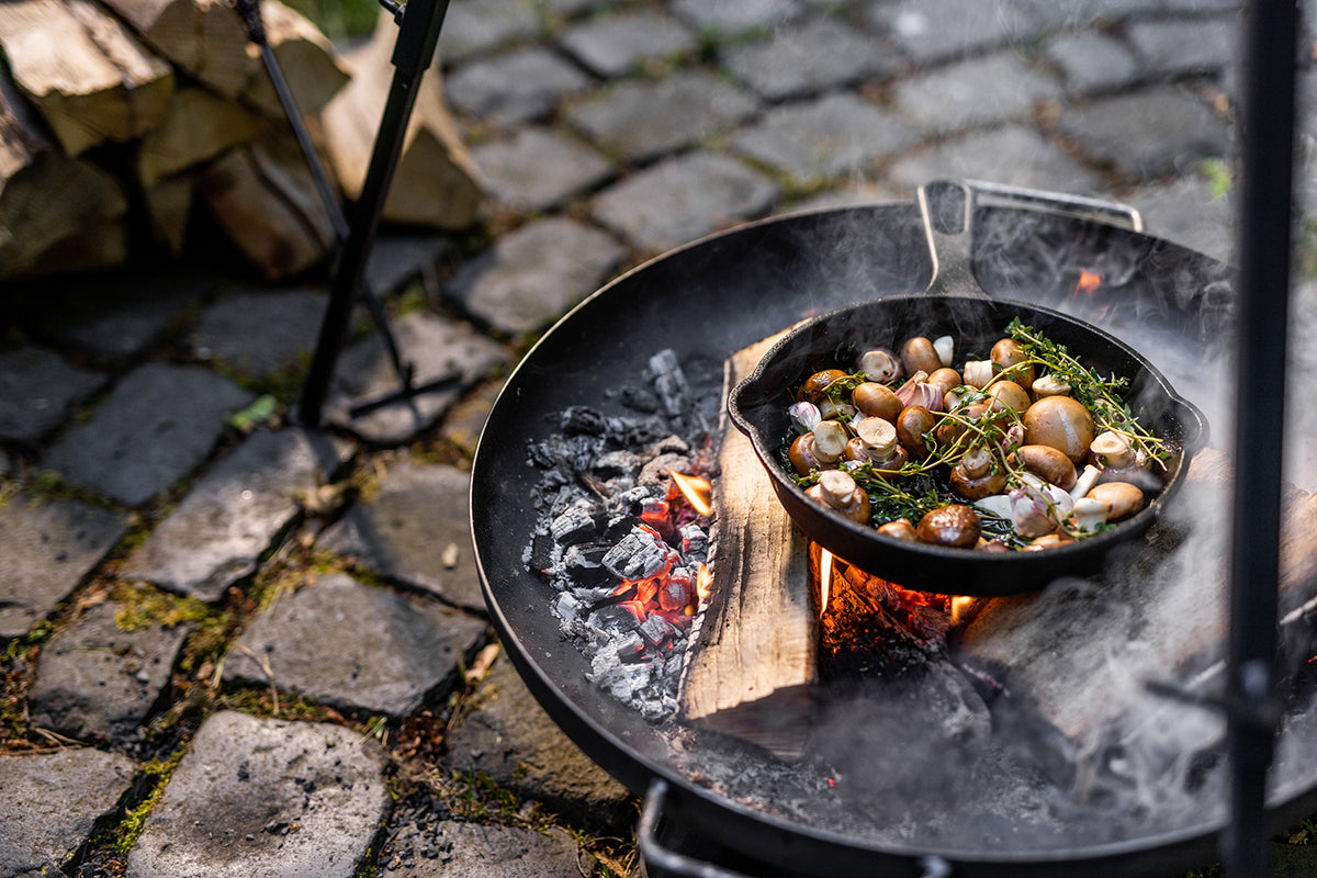 Detalj av Bålpanne 55 cm stål 2 mm - Grillfürst overflate
