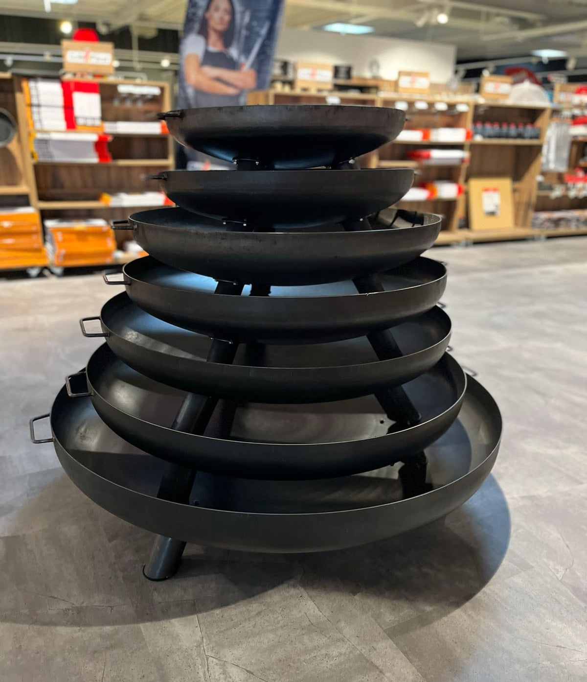 Bålpanne 60 cm stål 2,5 mm - Grillfürst detalj av skruer