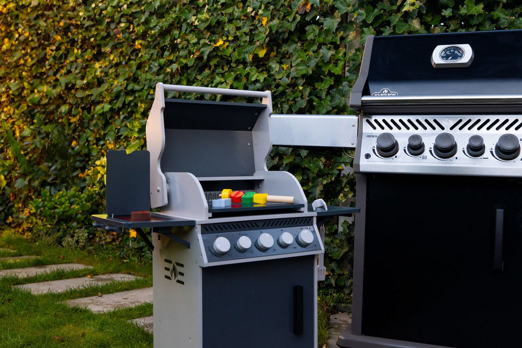 Barnegrill tre Rogue SE 425 med BBQ-tilbehør - Napoleon nærbilde