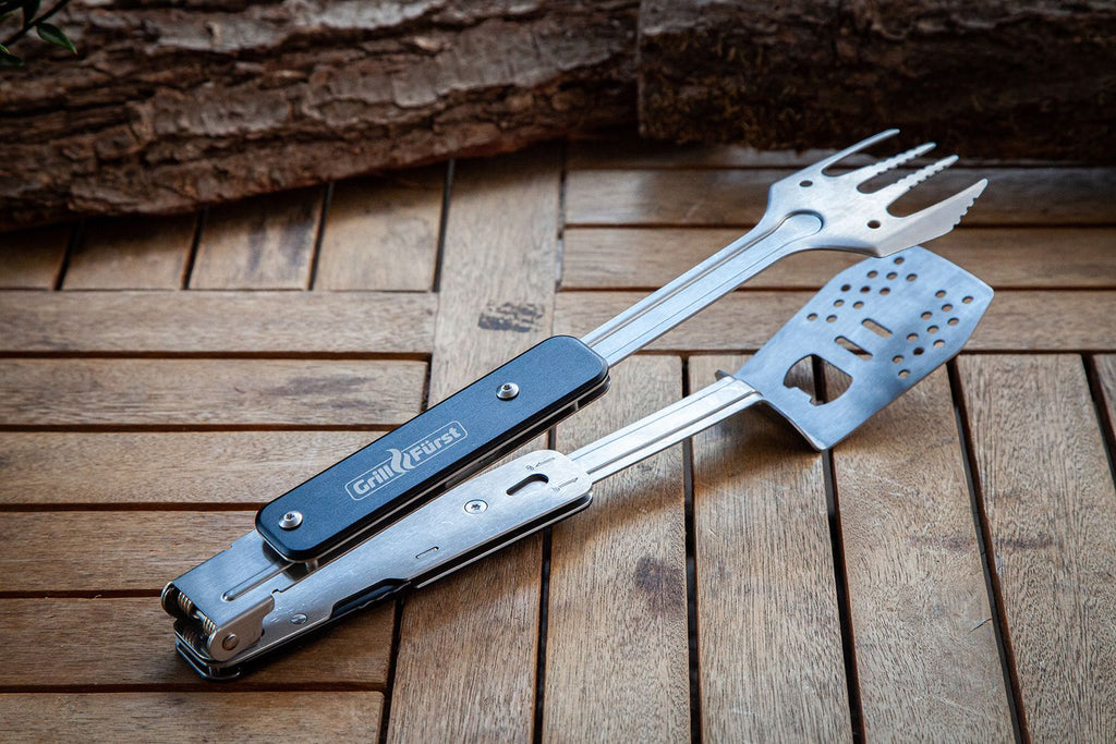 BBQ multitool 4-i-1 sammenleggbart grillverktøy Grillfürst montert som tang