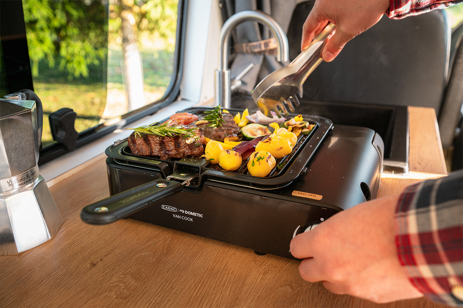 BBQ Plate grillplate riflet for Van Cook aluminium nærbilde av håndtak