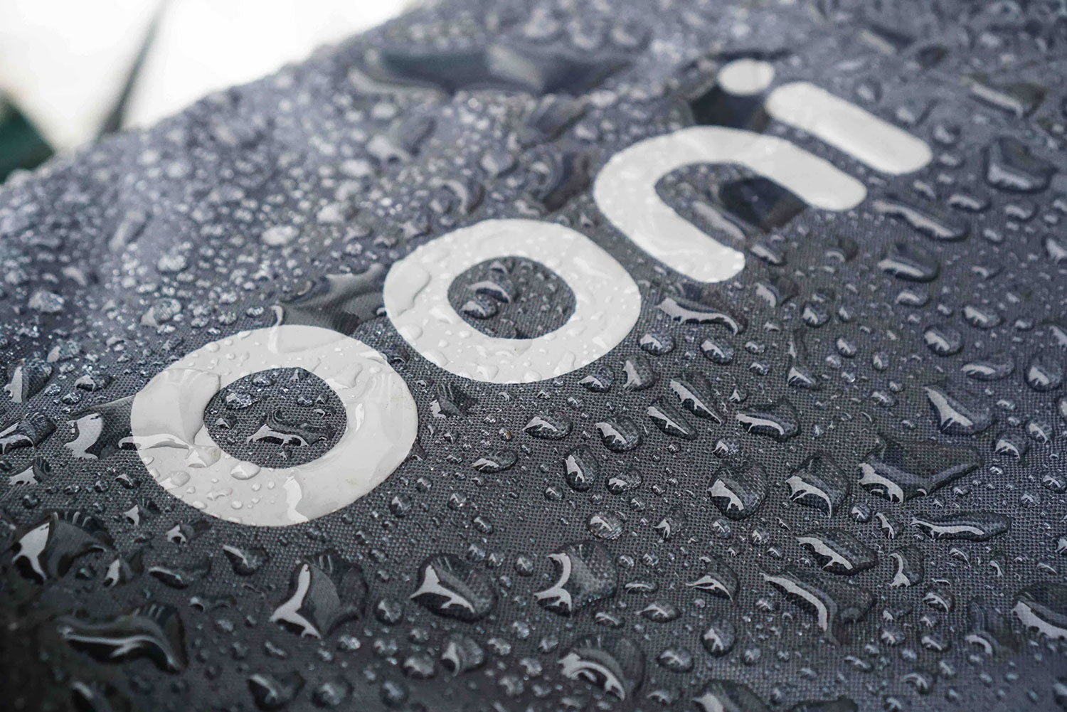 Nærbilde av strammestropp på Beskyttelsestrekk for pizzaovn Karu 2 Pro / Karu 16 - Ooni