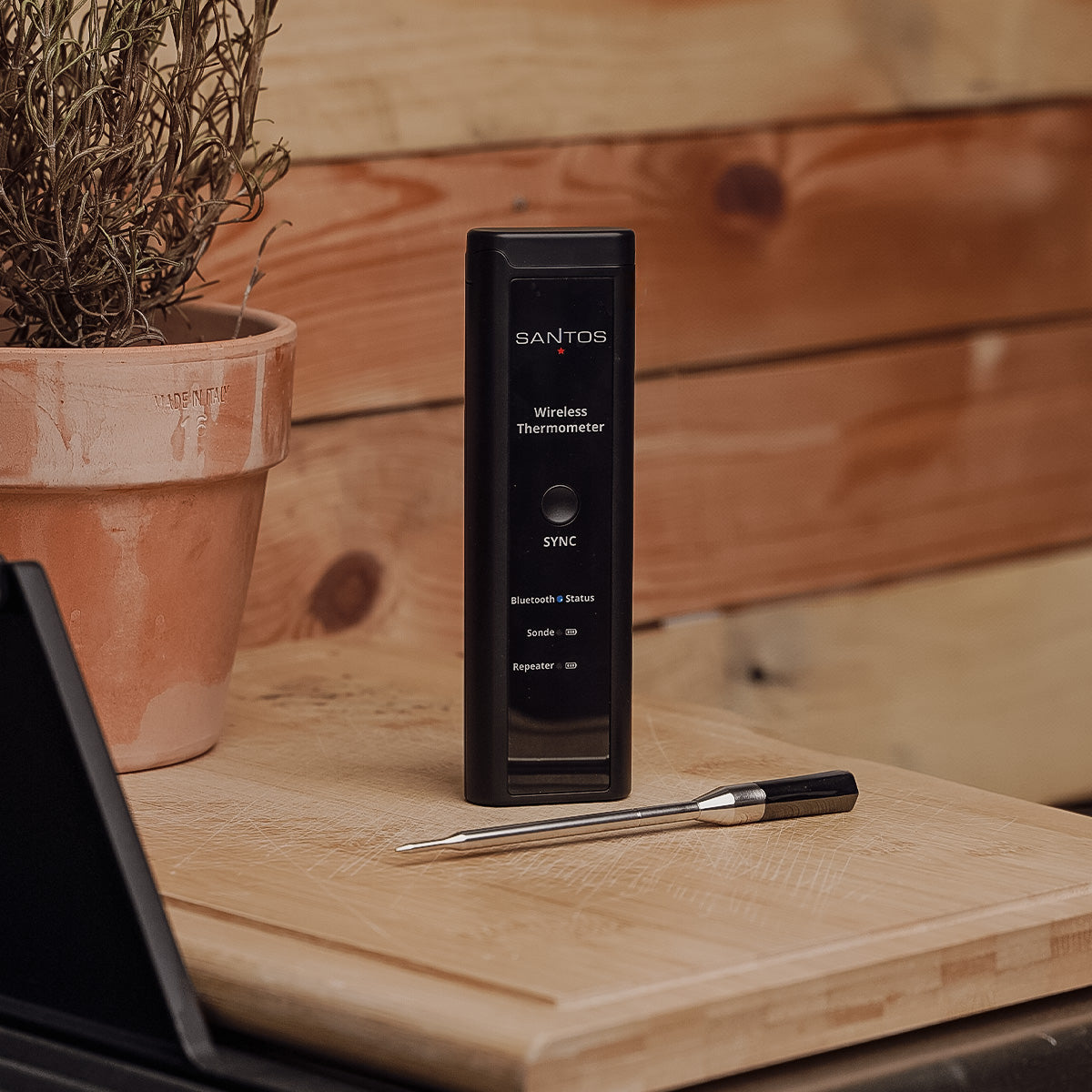 Bluetooth steketermometer med app 100 m rekkevidde - SANTOS montert på grill