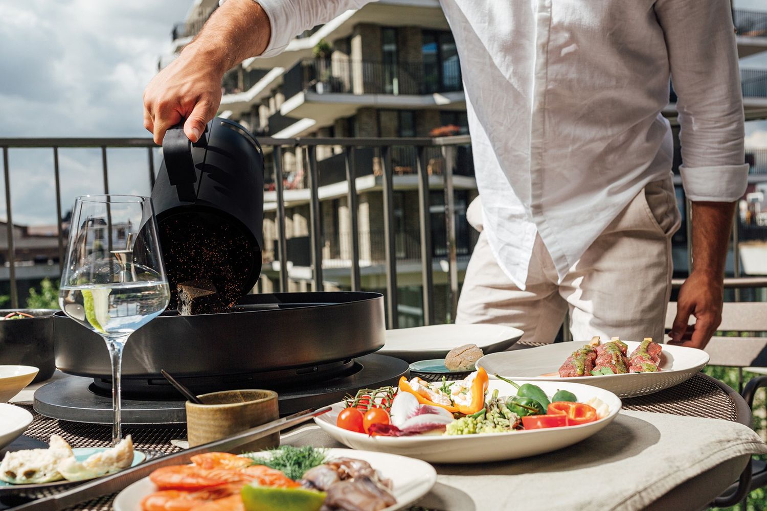 Bordgrill Tabl'O støpejern grillplate 39,5 cm montert på bord