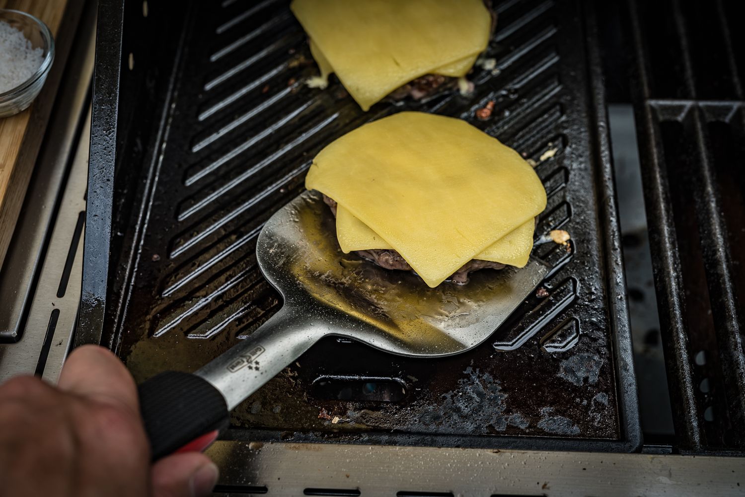 Nærbilde av grep på Burgerspade 35 cm for plancha rustfritt stål