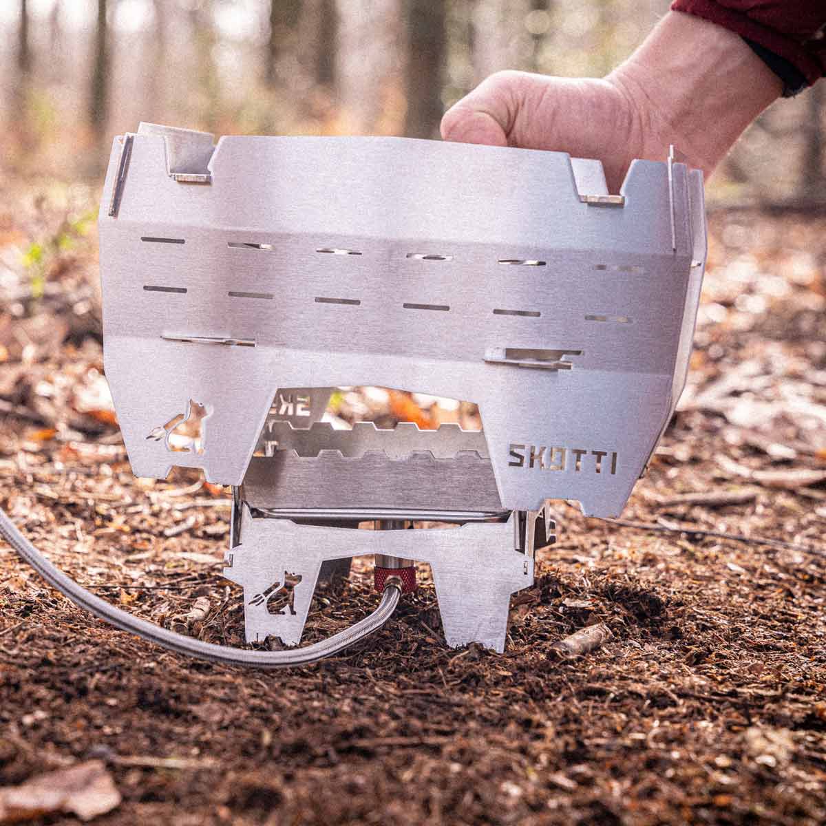 Campingkoker Skotti Booster sammenleggbar 2,1 kW i naturen
