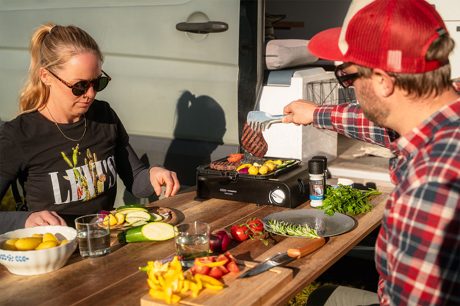 Campingkoker Van Cook FFD med grillplate detalj