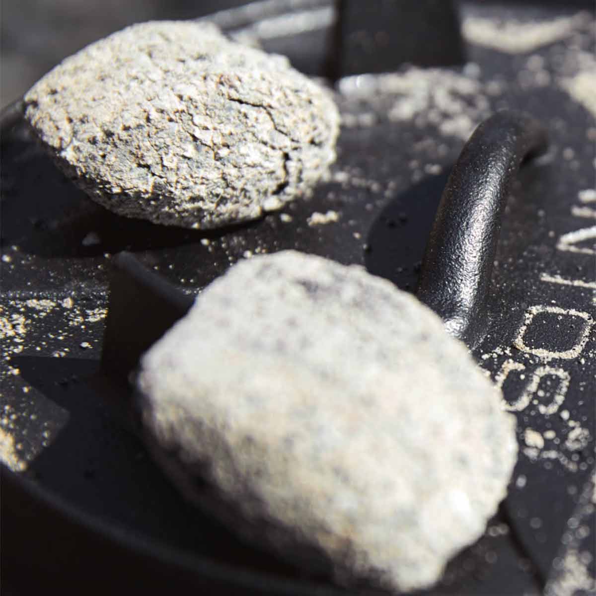 Dutch oven 4,5 qt uten føtter støpejern med termometer SANTOS