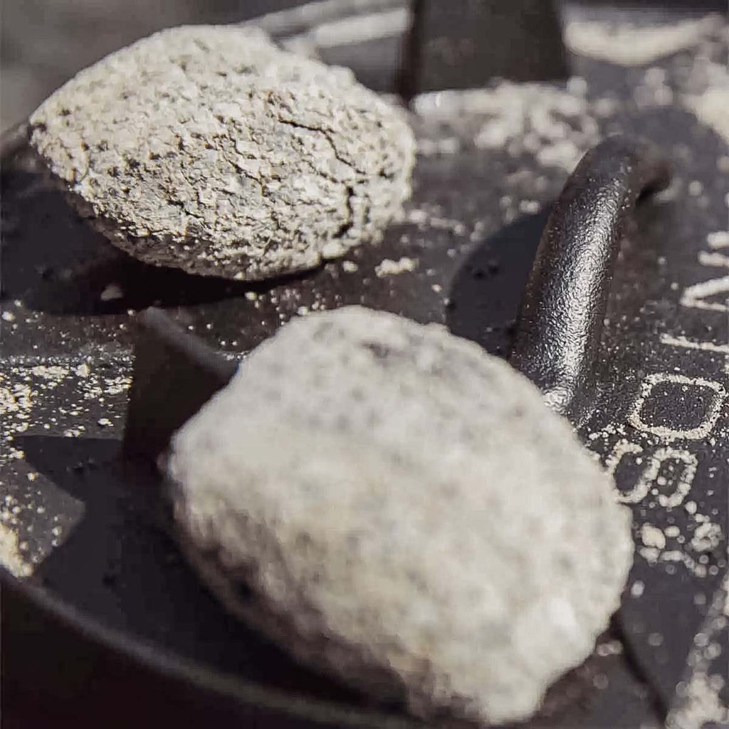 Dutch oven 9 qt uten føtter støpejern ca. 8,5 l - SANTOS montert på grill