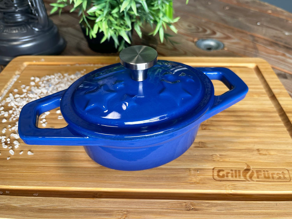 Dutch oven emaljert støpejern XS 0,35 l blå Grillfürst sett med lokk åpent