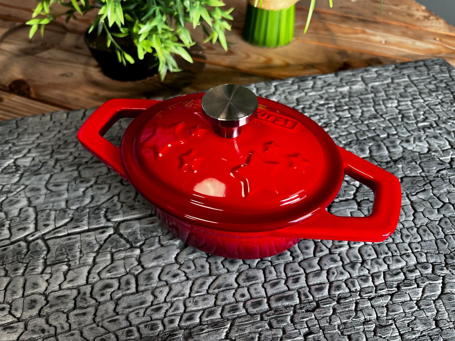 Dutch oven emaljert støpejern XS 0,35 l rød - Grillfürst med lokk åpent