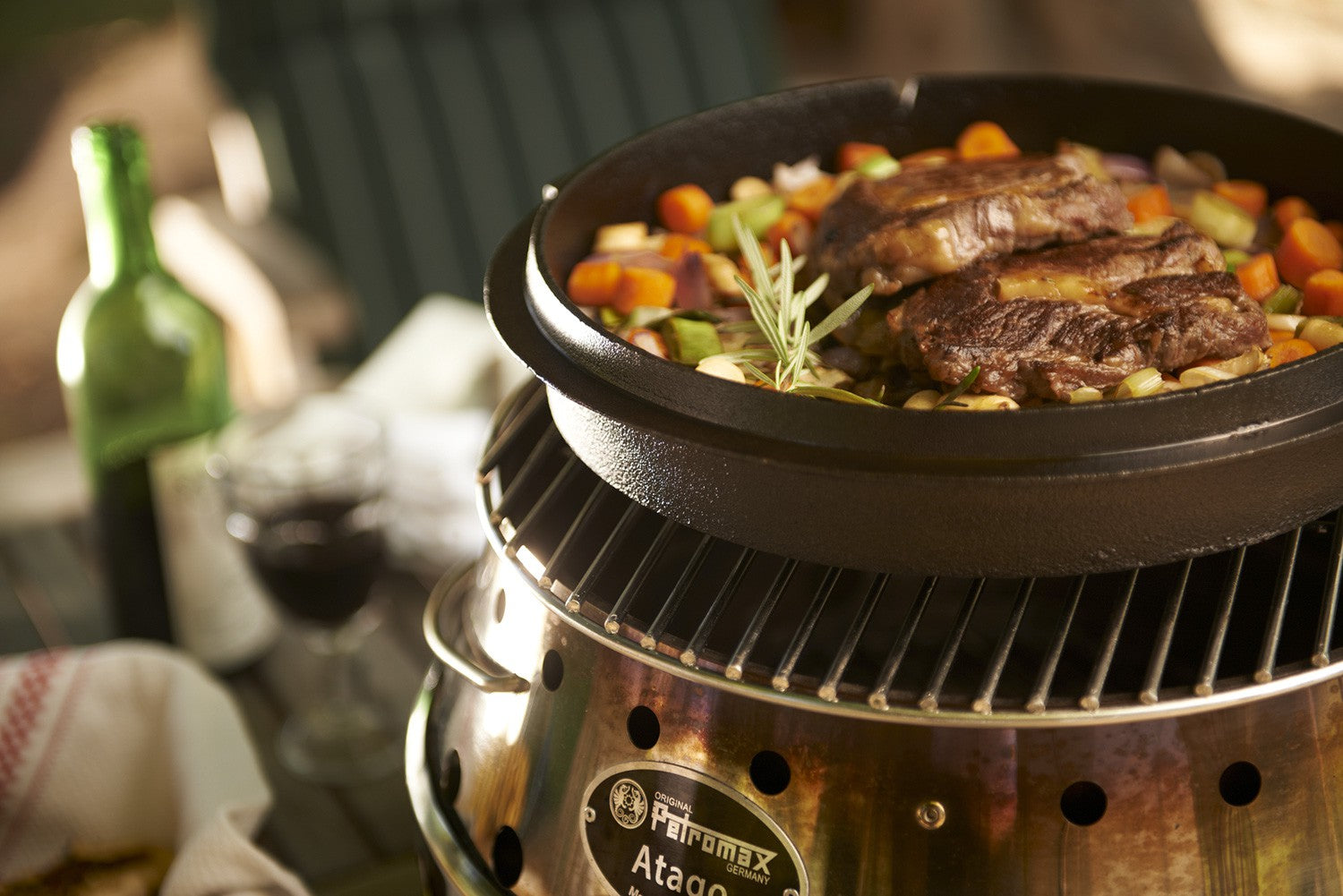 Dutch oven ft6 støpejern med føtter 5,5 liter - Petromax på åpen ild