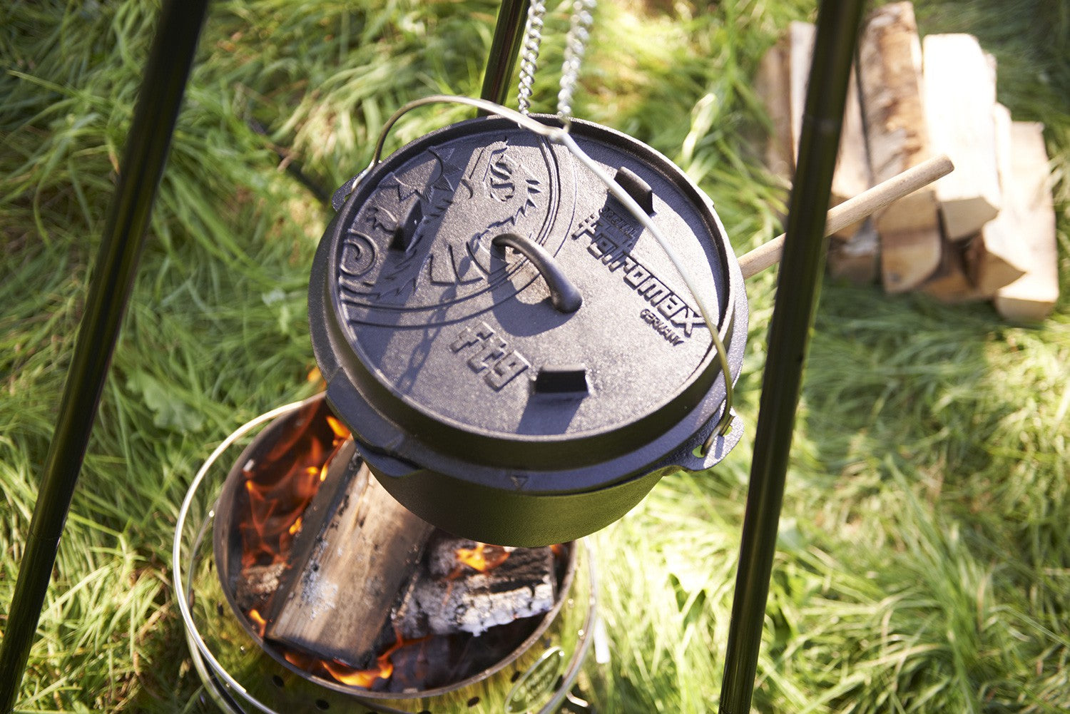 Dutch oven ft9-t uten føtter 7,5 L støpejern under rengjøring