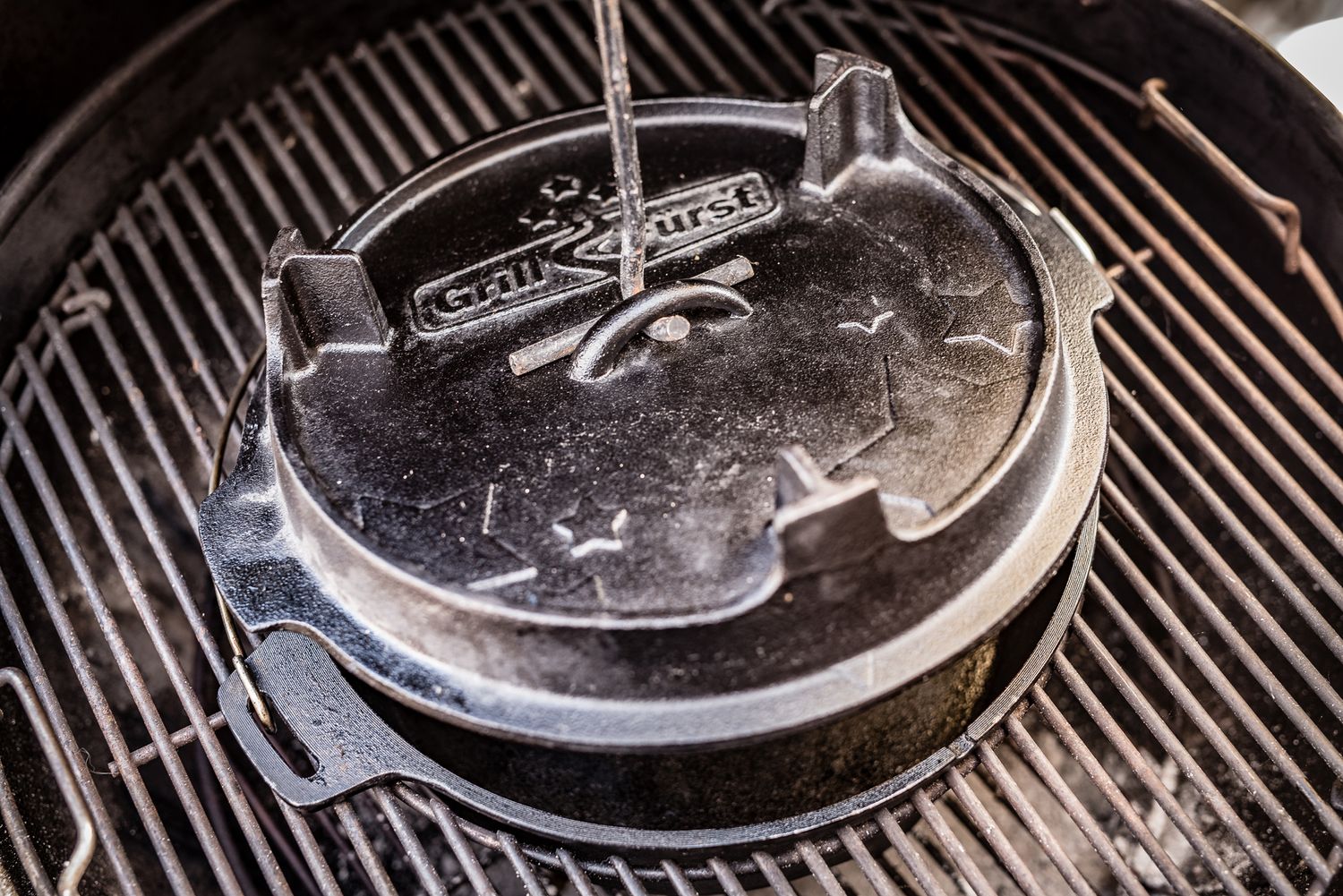 Detaljbilde av Dutch oven lokkløfter 35 cm stål - Grillfürst