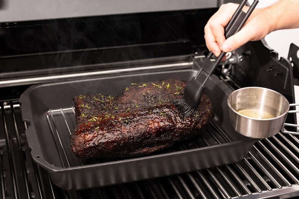 Dutch oven rektangulær støpejern med stekerist - Broil King montert