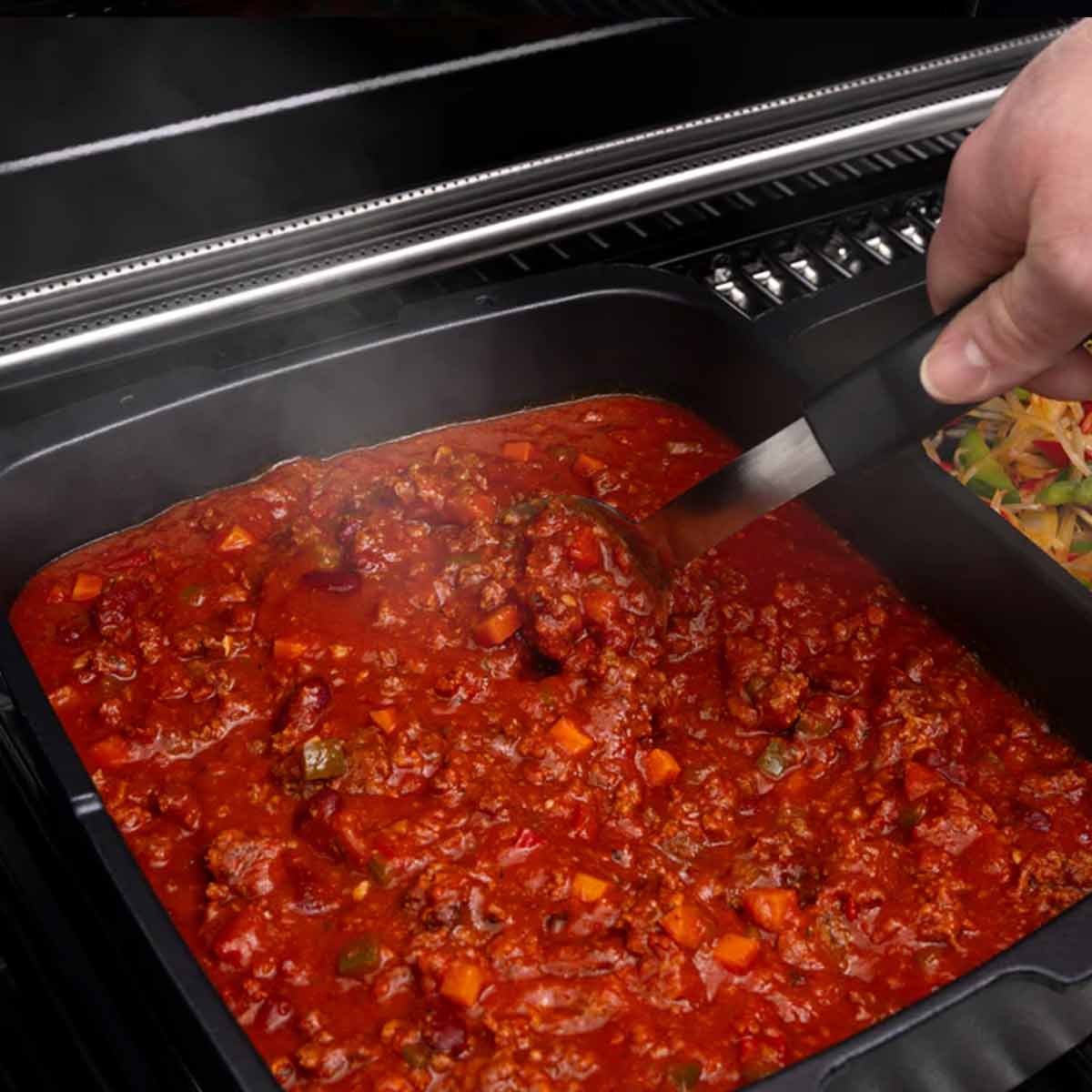 Dutch oven støpejern - Broil King montert på grill