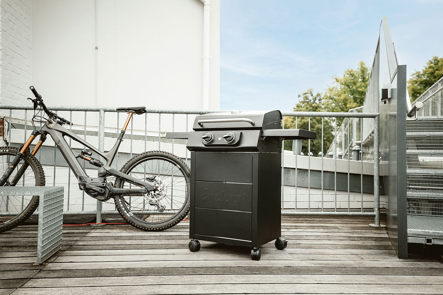 Elektrisk grill eCrave 2 støpejernsrist 2 elementer - Enders nærbilde av kontrollpanel