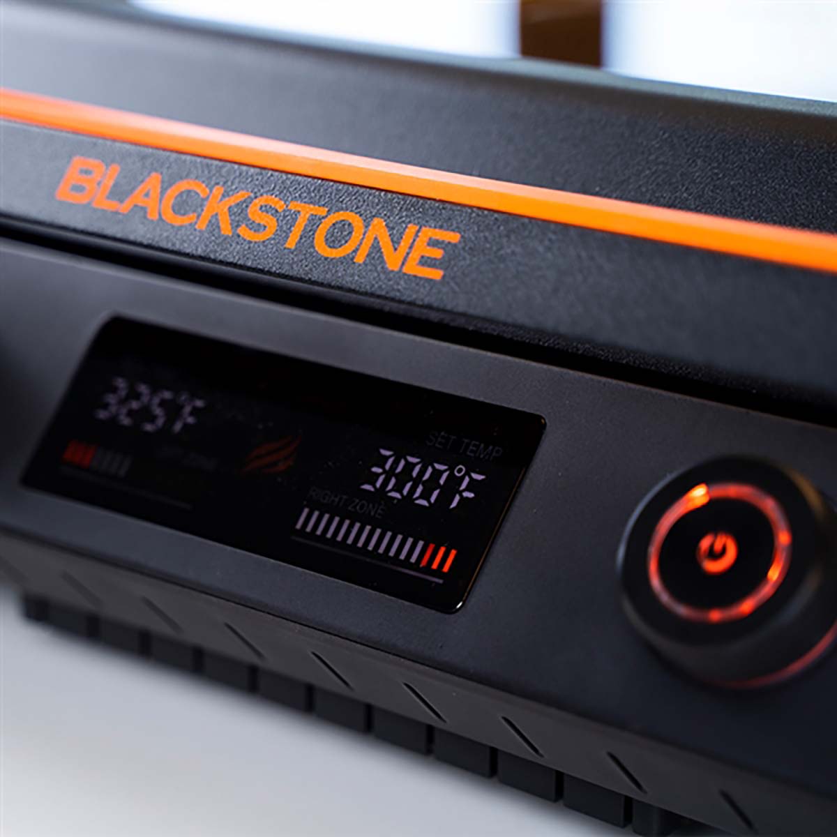 Montert Elektrisk plancha 22" med lokk 57 cm bordmodell - Blackstone i bruk