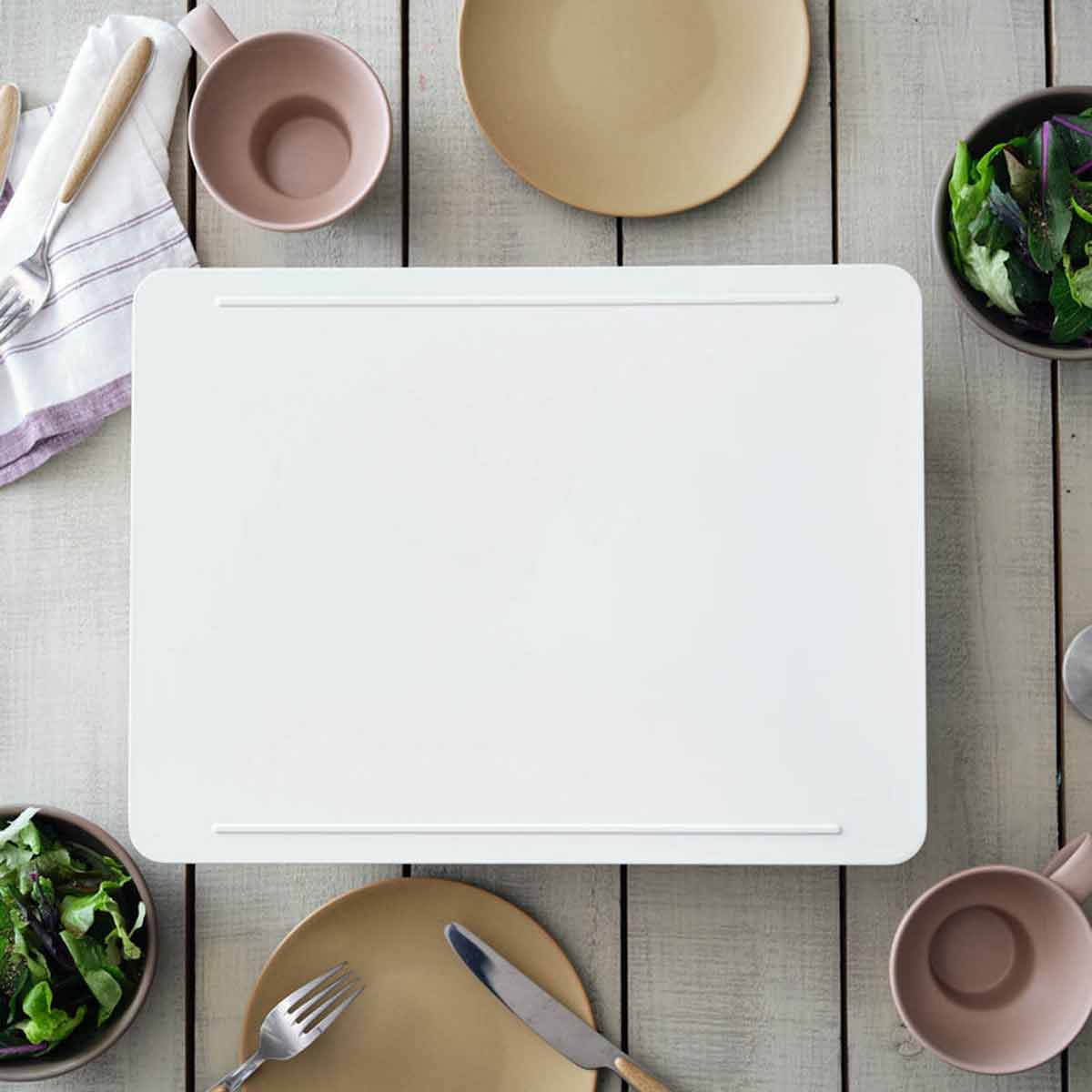 Montert Elektrisk plancha MAGIC GRILL hvit 950W på bord