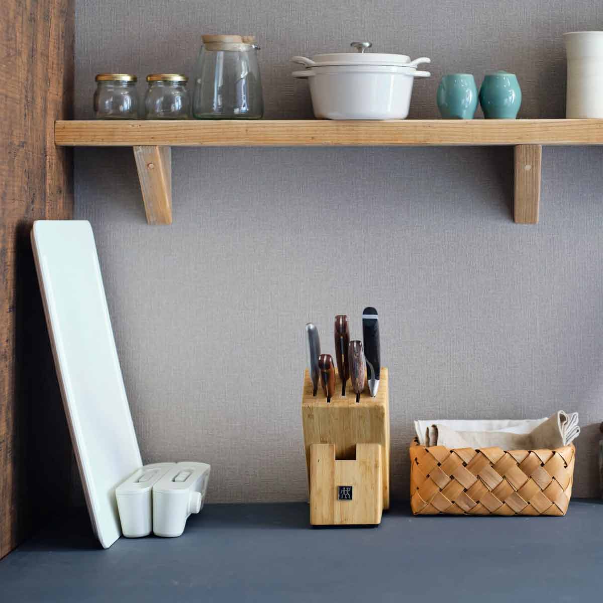 Elektrisk plancha MAGIC GRILL hvit 950W under rengjøring