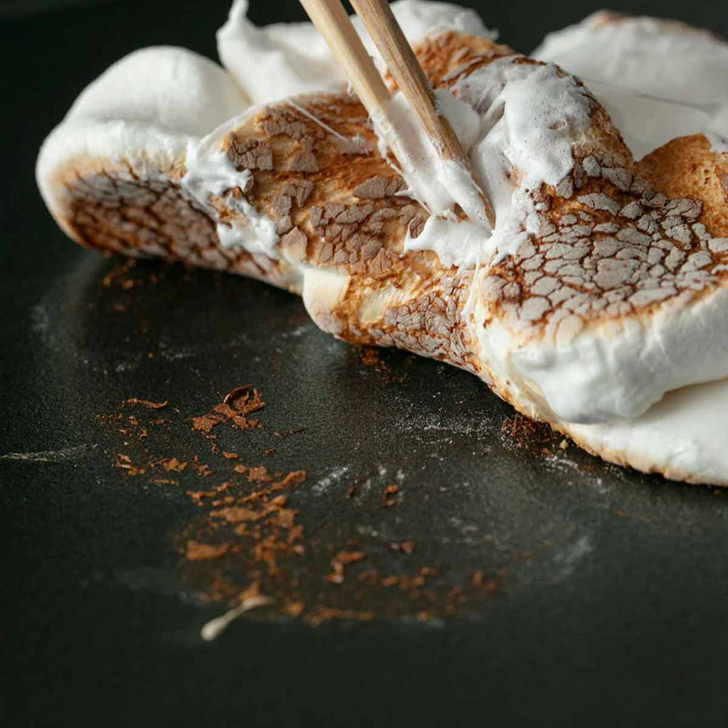 Elektrisk plancha MAGIC GRILL svart 950W i bruk på balkong