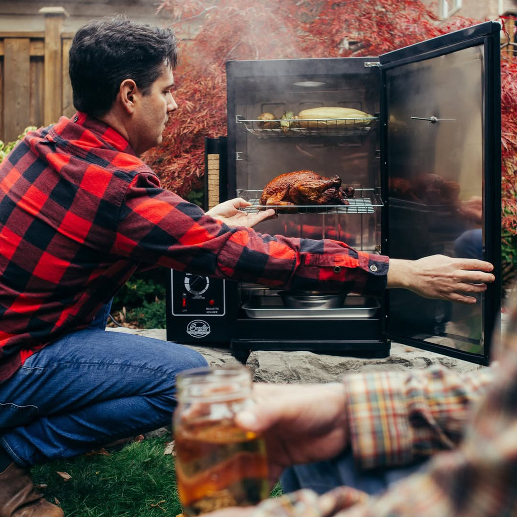 Elektrisk røykovn Original 4-Rack 500W - Bradley Smoker med åpnet dør