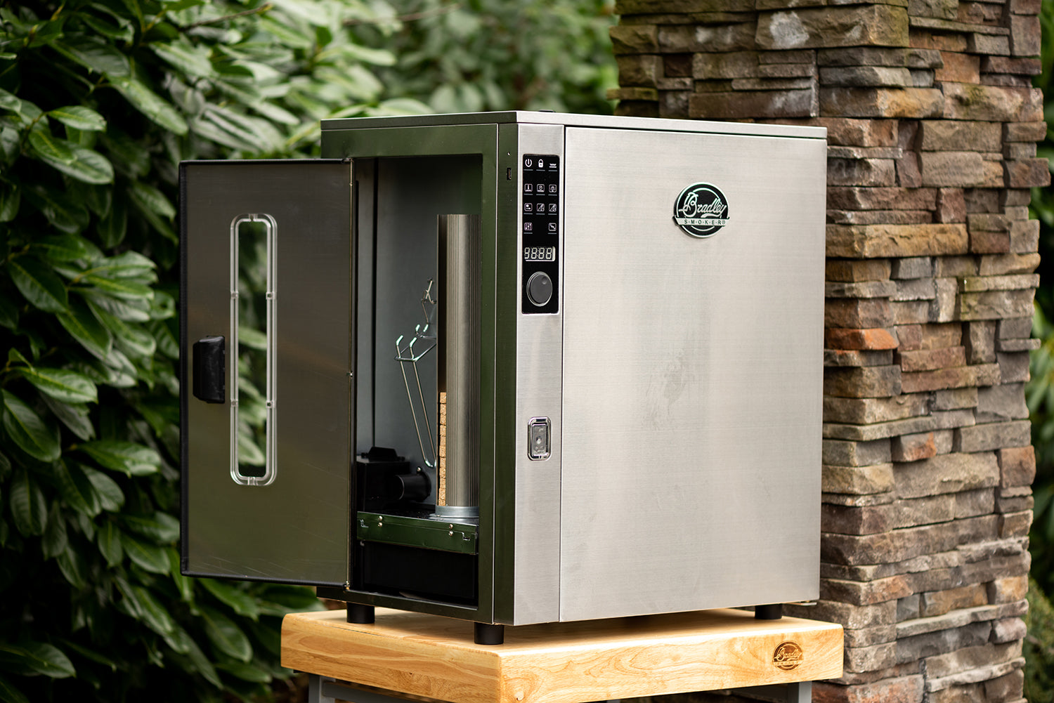 Detalj av Elektrisk røykovn Professional BS1019 76 liter - Bradley Smoker kontrollpanel