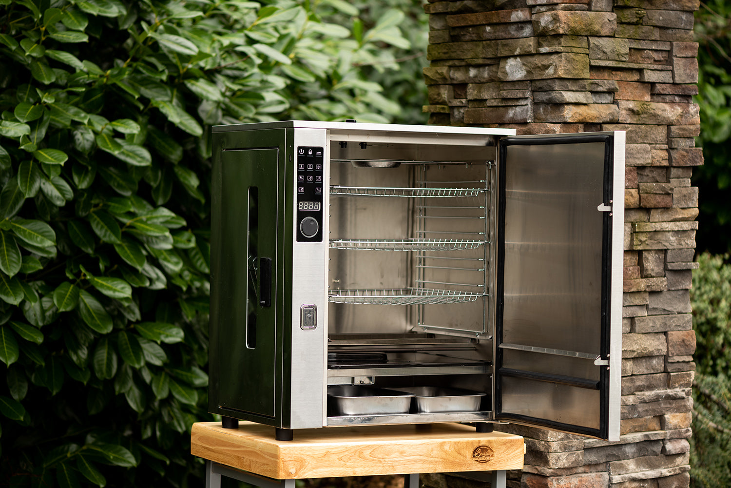 Nærbilde av Elektrisk røykovn Professional BS1019 76 liter - Bradley Smoker bisquettenmagasin