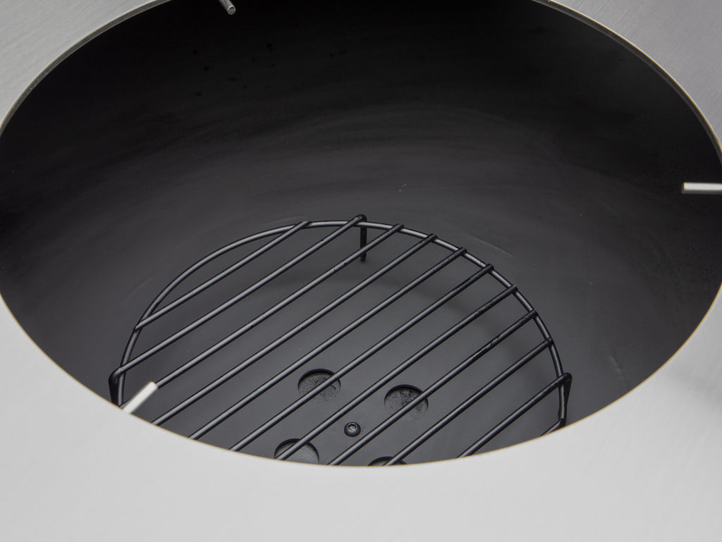 Oppbevaringsrom i sokkel på Feuerplatte 104 cm rustfritt stål 6 mm - Grillfürst