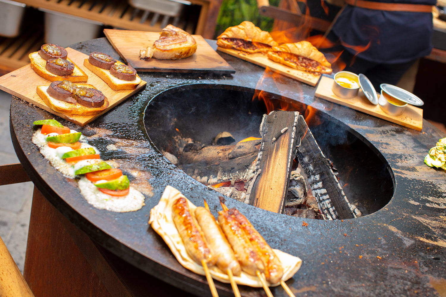 Montert Feuerplatte Classic Corten 100 PRO 100 cm med håndtak og hjul