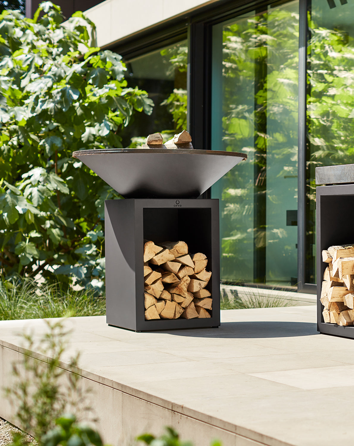 Bakside av Feuerplatte Classic Storage Black 100 cm - OFYR