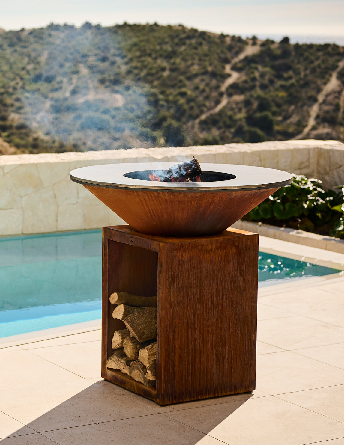 Detalj av Feuerplatte Classic Storage Corten 100 cm cortenstål overflate