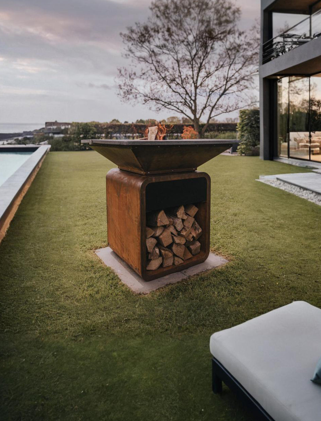 Oversiktsbilde av Feuerplatte One Fireplace cortenstål lavastein 100 cm