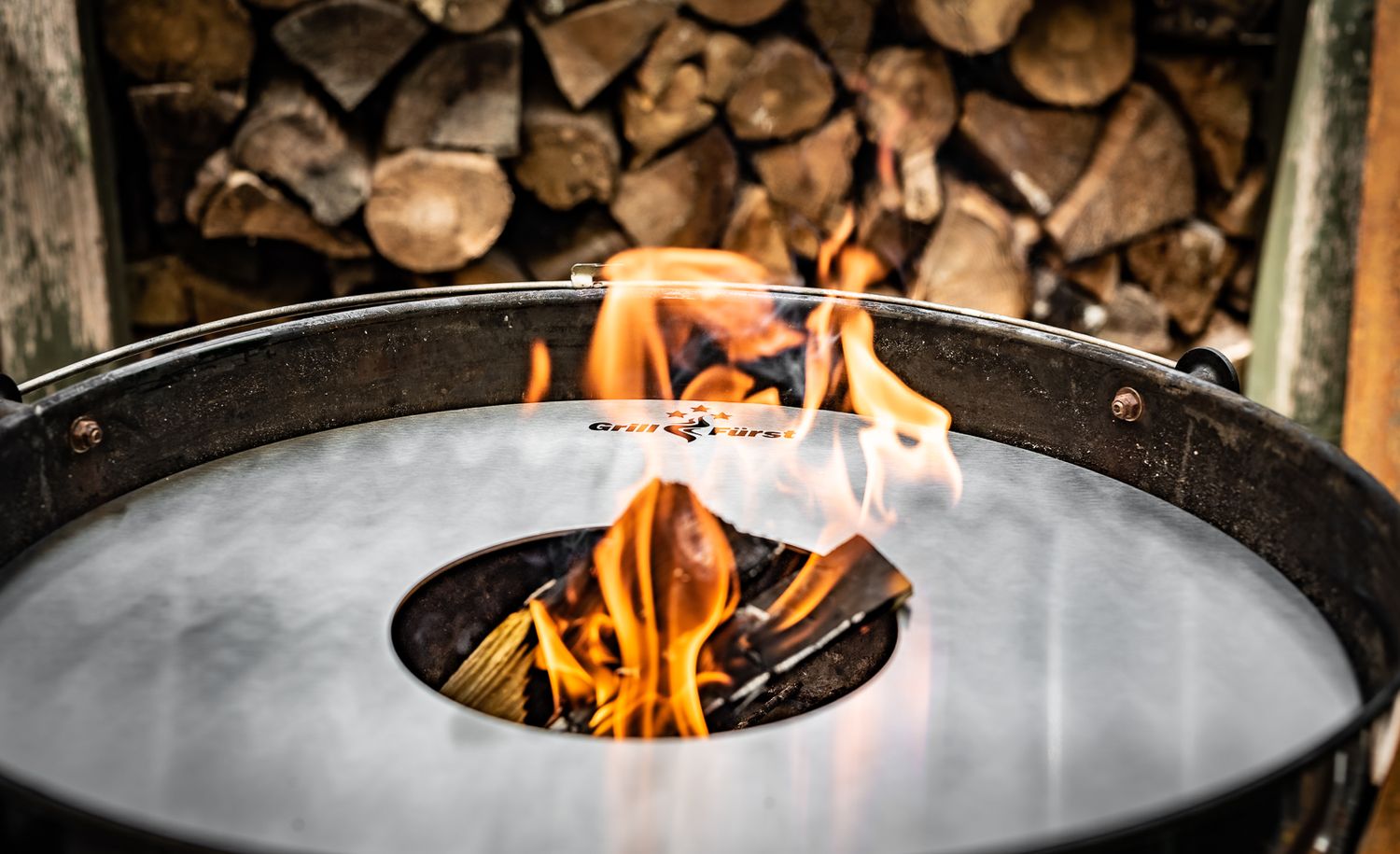 Detalj av Feuerplatte rustfritt stål 54,5 cm for 57 cm kulegrill