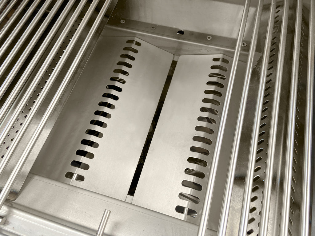 Montert Gassgrill 7 Burner Premium 4+2 brennere med bakbrenner - BULL på terrasse