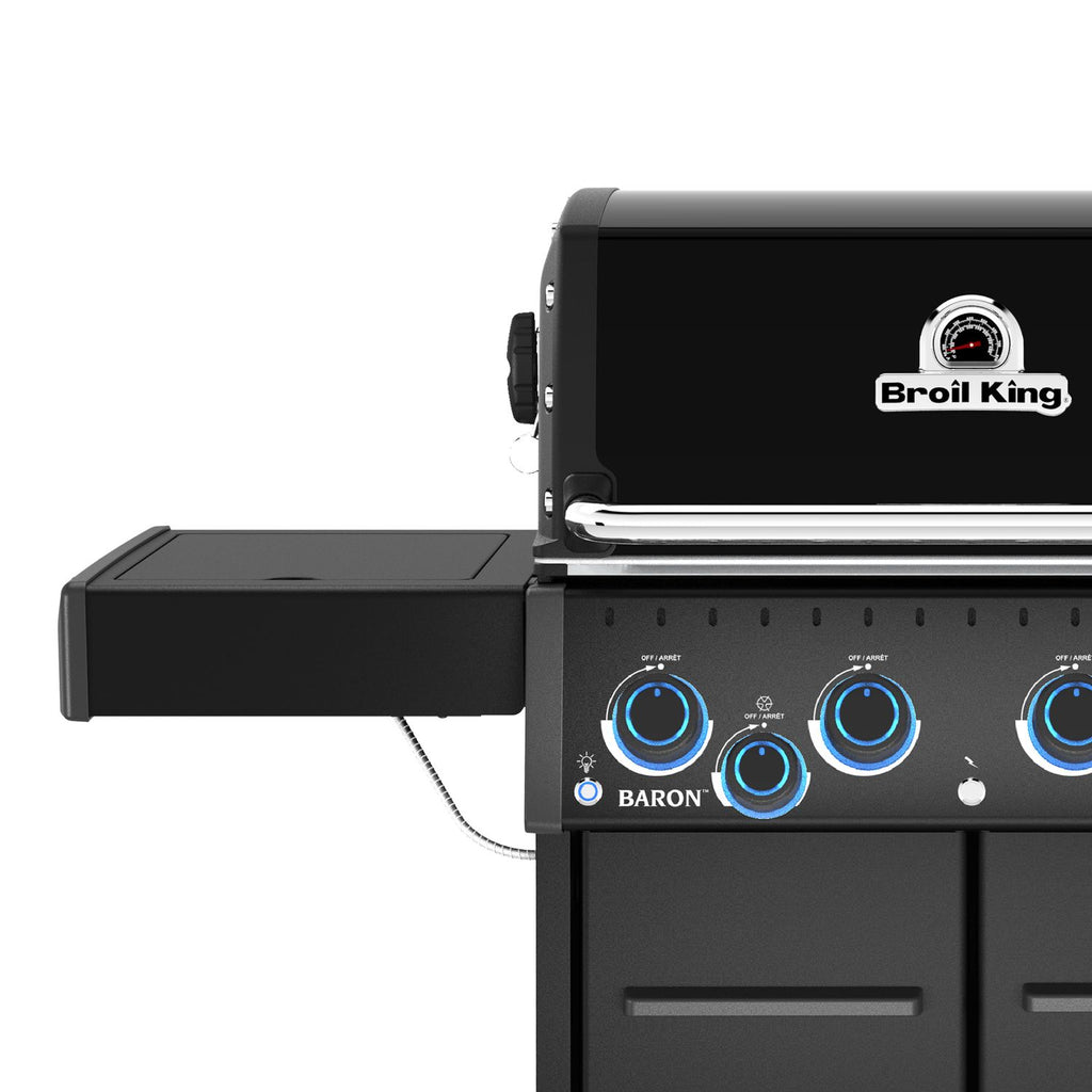 Oversikt over sidebrenner på Gassgrill Baron 490 X Shadow med dreiespidd 4 brennere