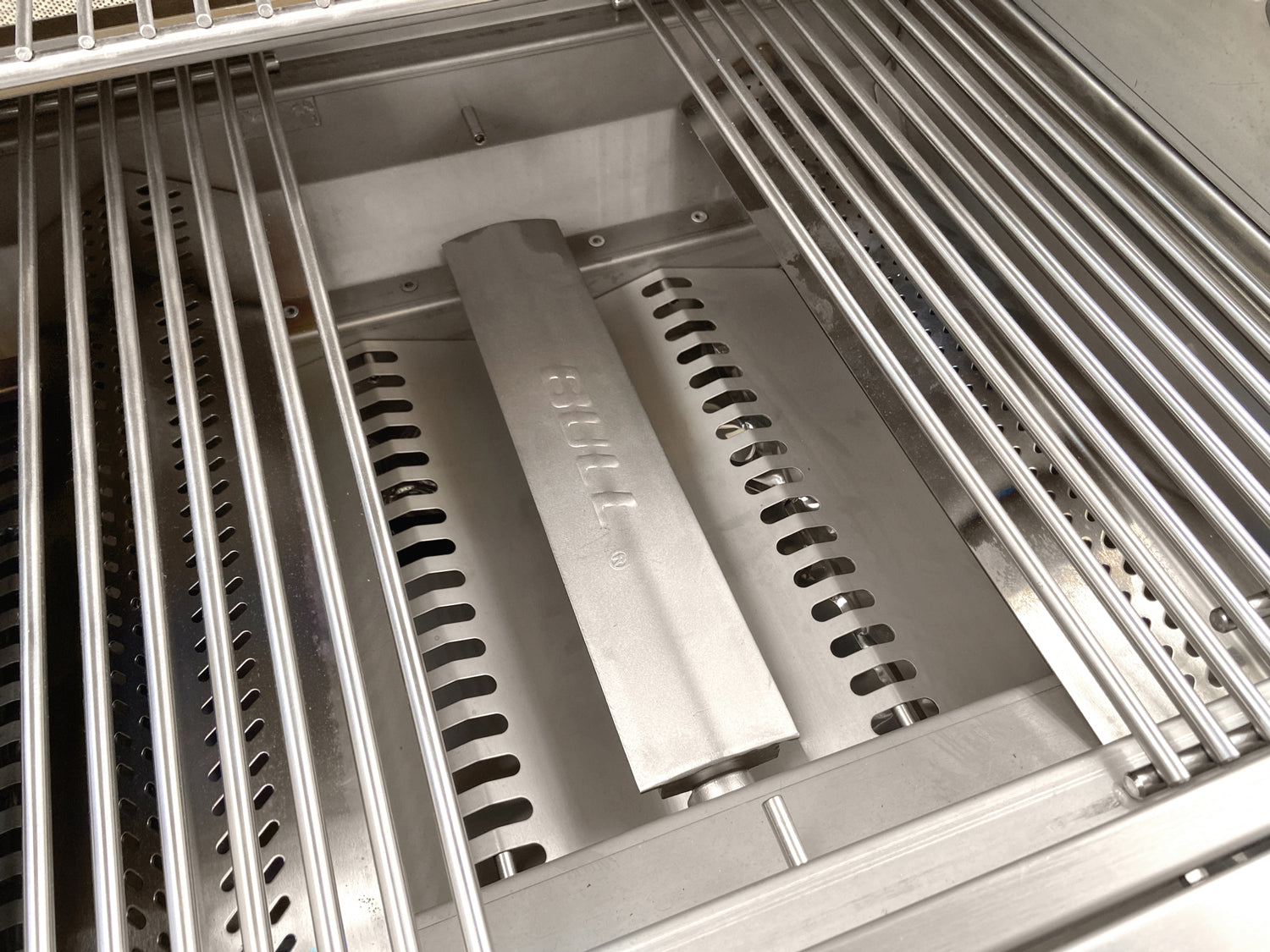 Gassgrill Diablo 6 brennere med bakbrenner og rotisserie fettoppsamlingssystem