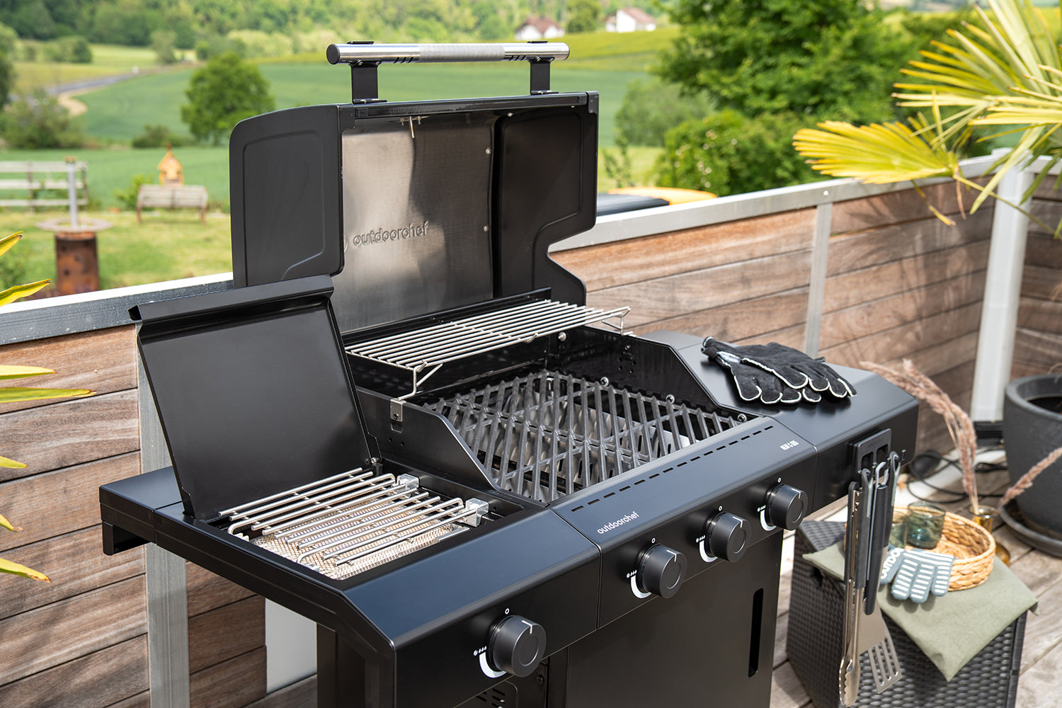 Gassgrill HEAT C-335 3 brennere Blazing Zone med grilltrekk bakside