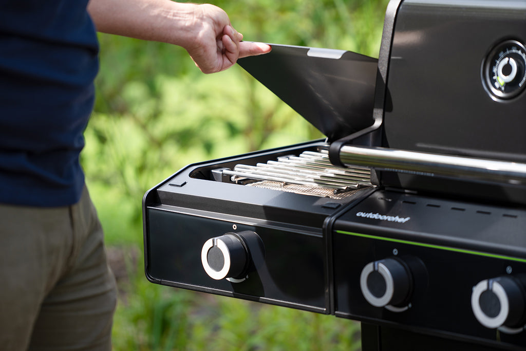 Nærbilde av emaljert grillrist på Gassgrill HEAT X-345 RB 3 brennere med bakbrenner