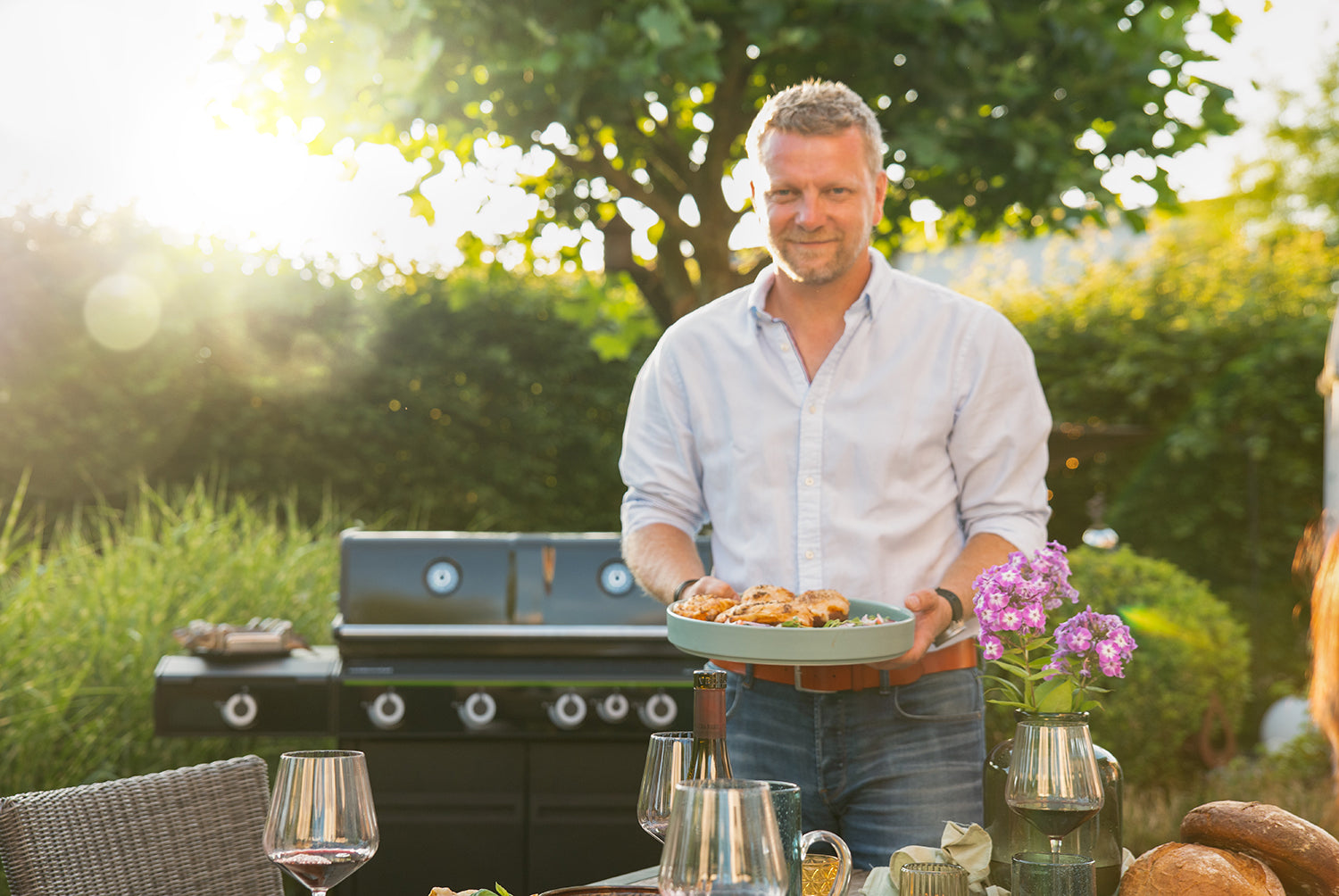 Gassgrill HEAT X-445 RB 4 brennere med bakbrenner med åpent lokk