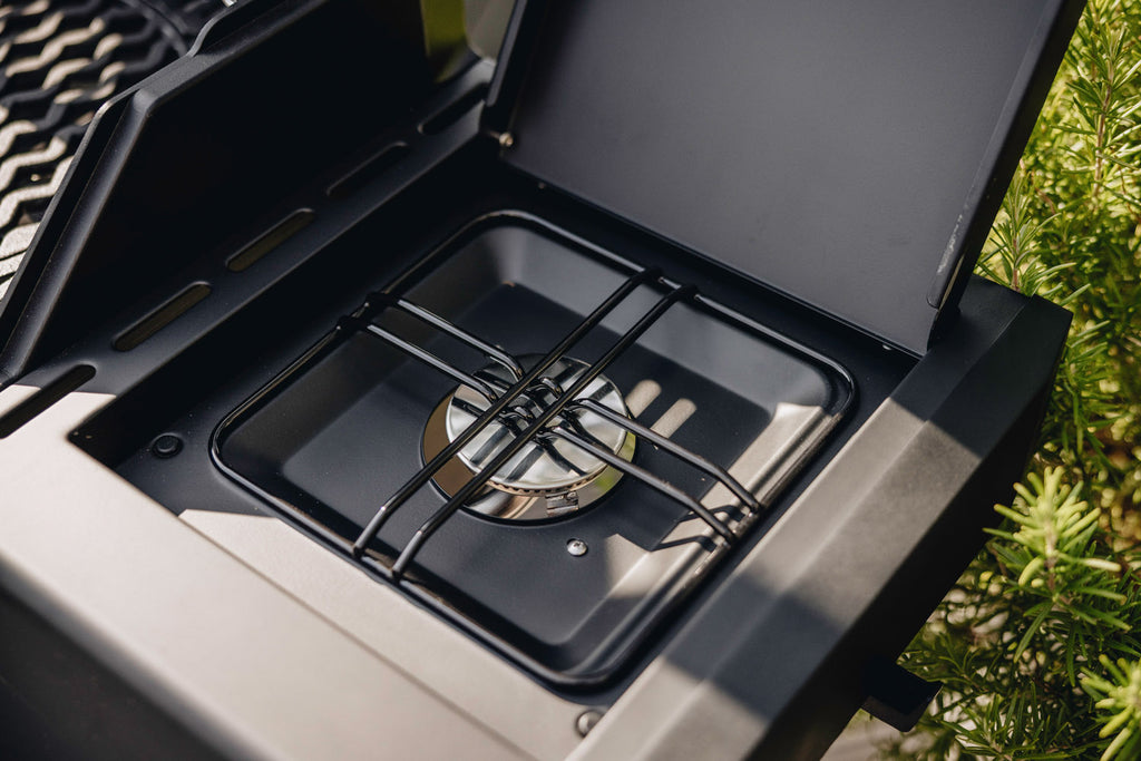 Oversikt over kontrollpanel på Gassgrill Monroe Pro 3 SIKR Turbo Shadow