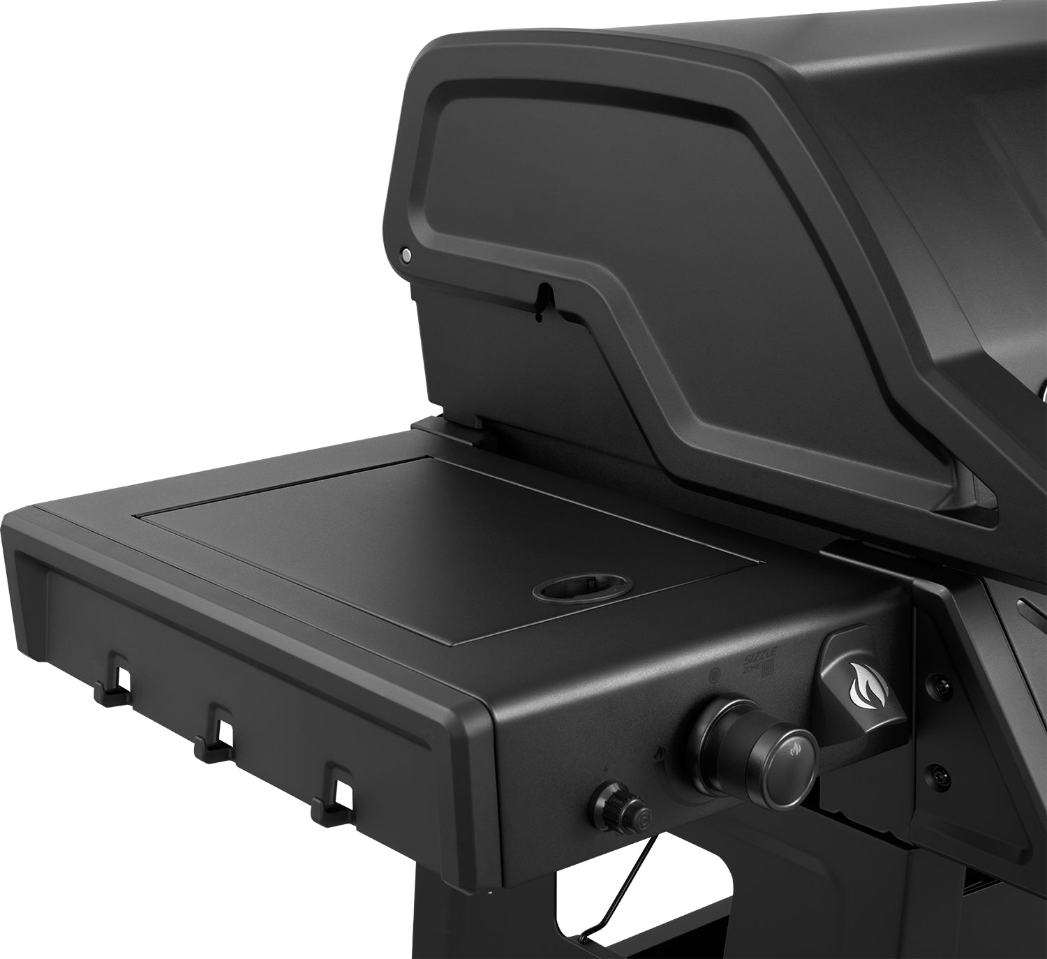Montert Gassgrill Phantom Freestyle PRO 425 med Sizzle Zone 2026 med åpnet lokk