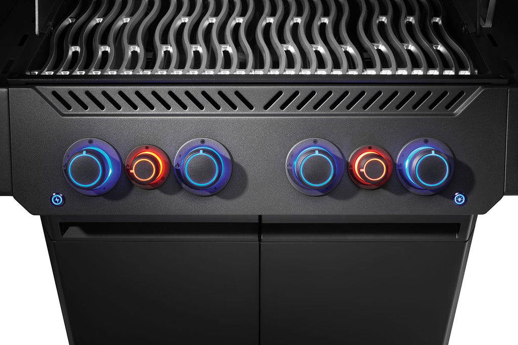 Integrert gasflaskevekt i underskap på Gassgrill Phantom Prestige 500 Connected Sizzle Zone 4 brennere - Napoleon
