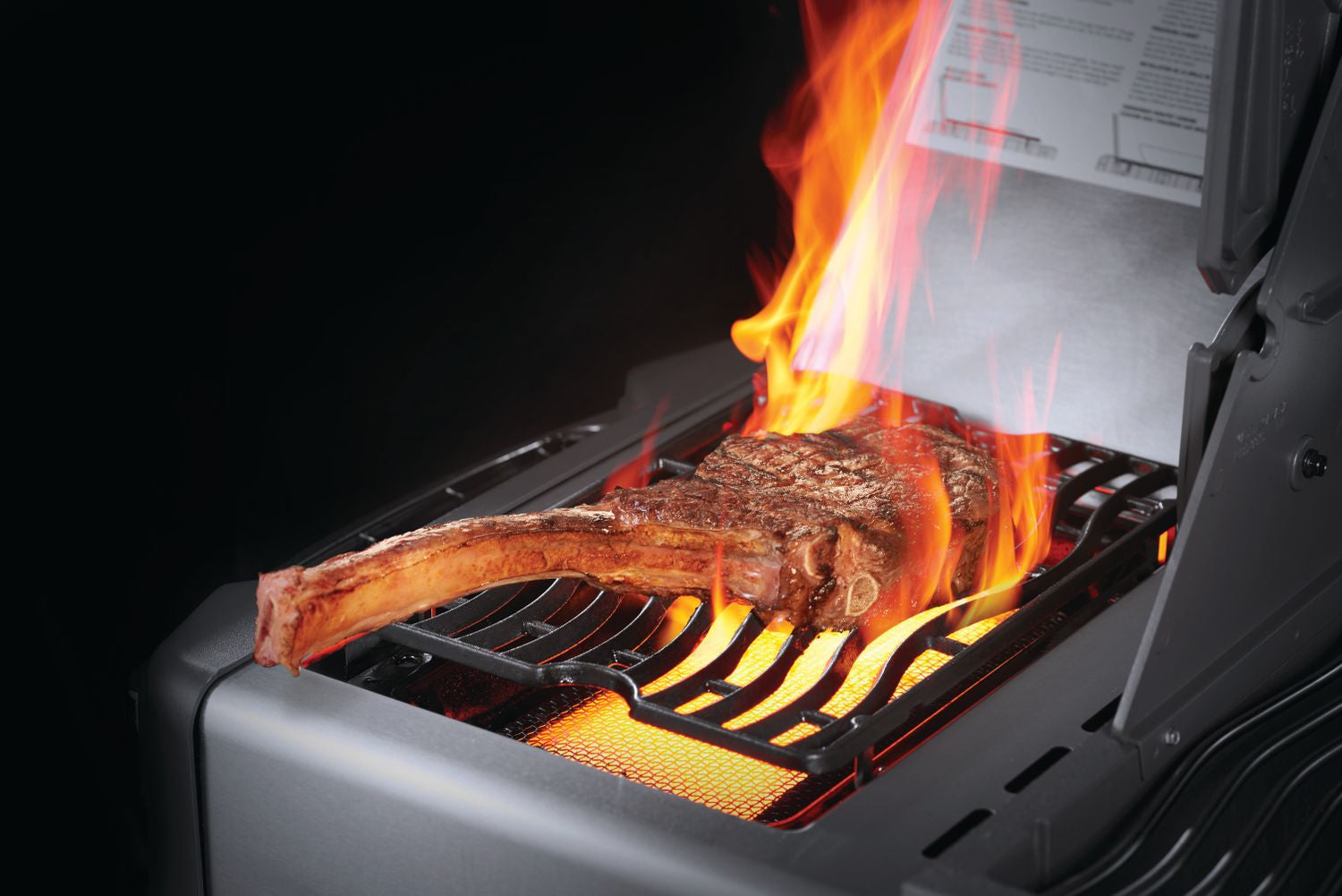 Kontrollpanel med Safety Glow dreiebrytere på Gassgrill Prestige 500 rustfritt stål naturgass 4 brennere
