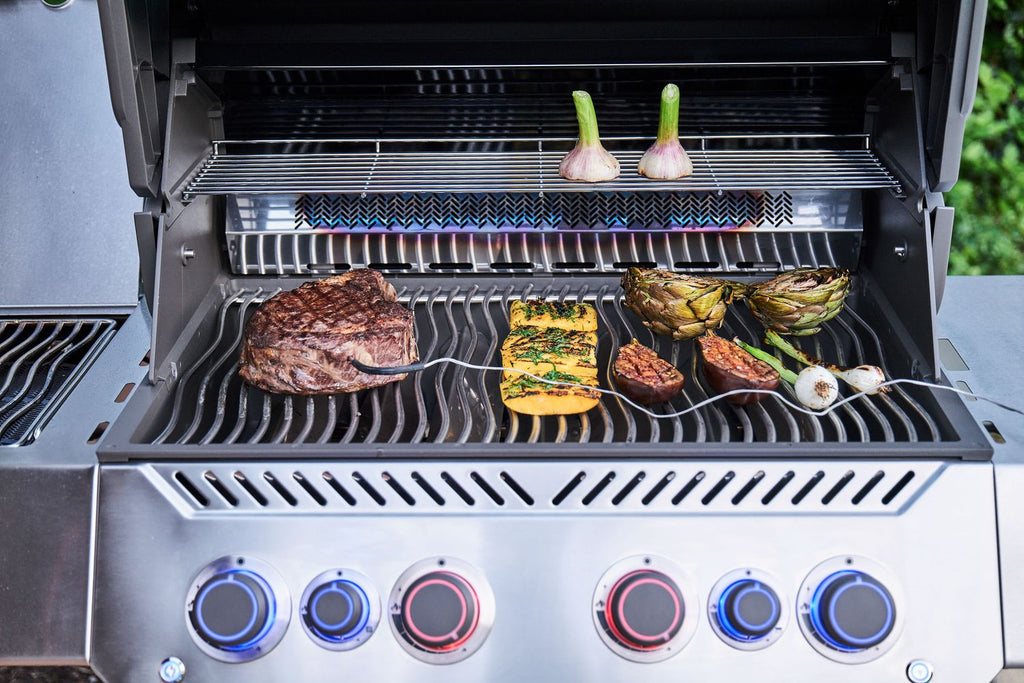 Nærbilde av rustfritt stål brennere på Gassgrill Prestige 500
