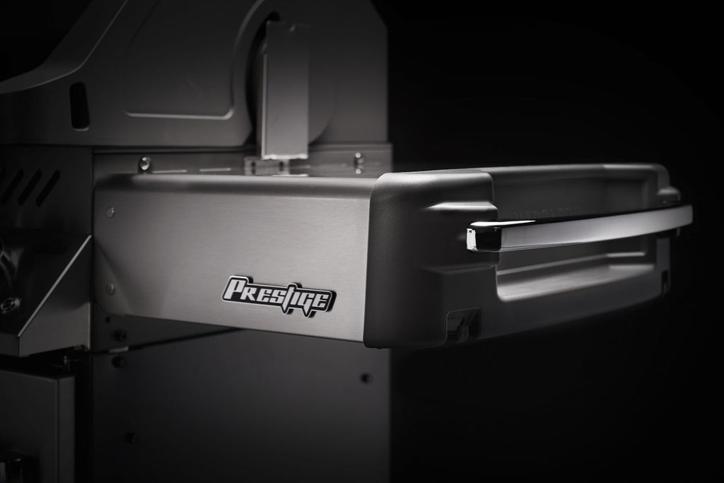 Fettoppsamler og flammekontroll på Gassgrill Prestige 665 rustfritt stål Sizzle Zone