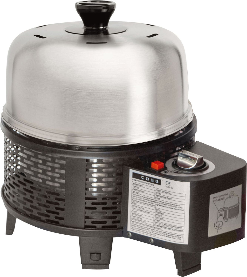 Gassgrill Pro Gas Black med perforert grillplate matt svart - Cobb forfra