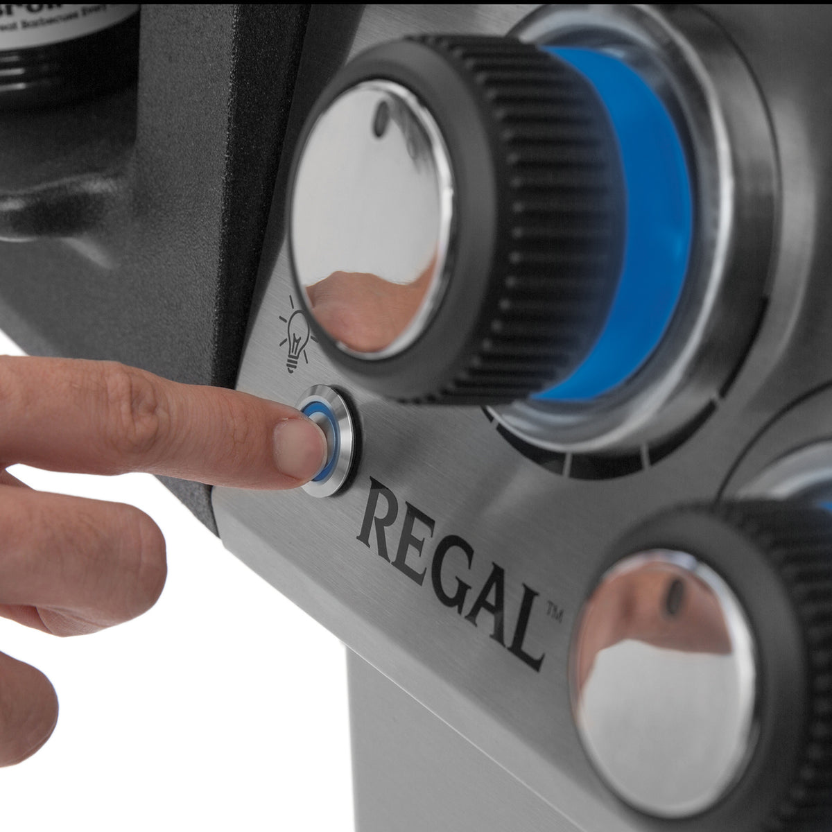 Gassgrill Regal 490 Black 4 brennere med dreiespidd bakside